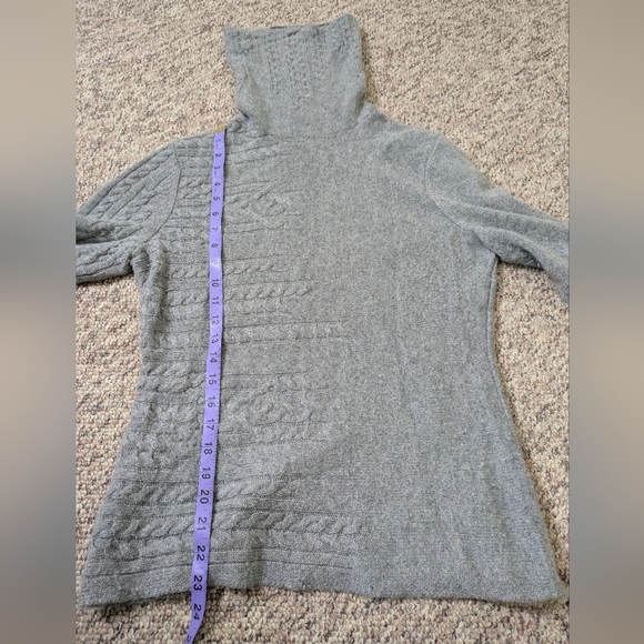 lafayette 148 new york 100% Cashmere Gray Turtleneck Knit Sweater Medium * Read - Picture 9 of 13